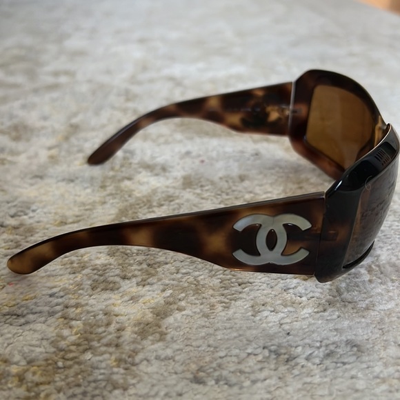 Chanel Mother of Pearl Sunglasses - Picture 10 of 10